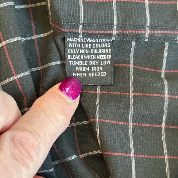 Croft & Barrow Men's Shirt Size Large (16 1/2-17 35-35) Black Plaid Button Front - Picture 7 of 10